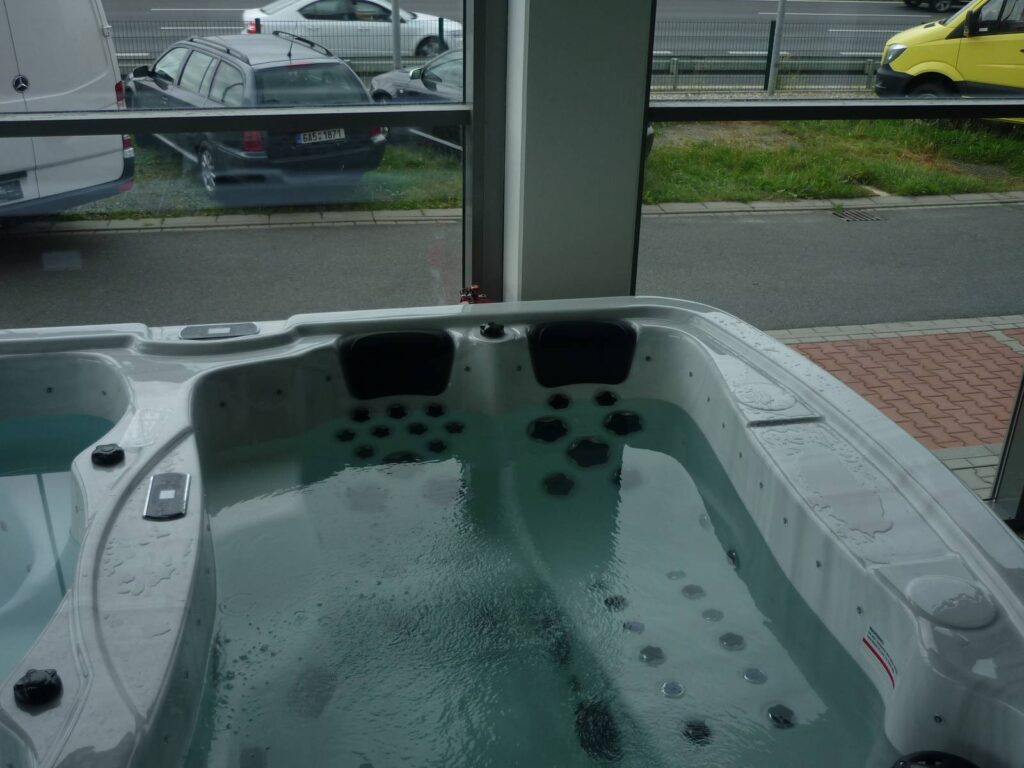 Fit - swim spa - vířivky - bazény s protiproudem
