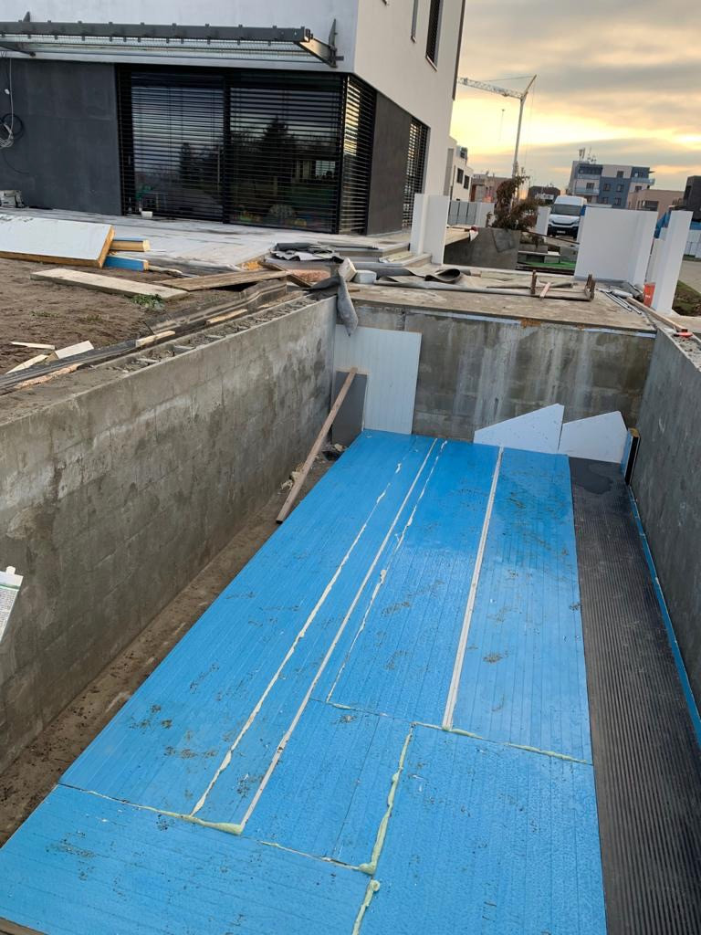 swim spa pool bazen a vířivka nejen na zahradu, zapuštěný nebo nadzemní, s protiproudem, celoroční. příprava