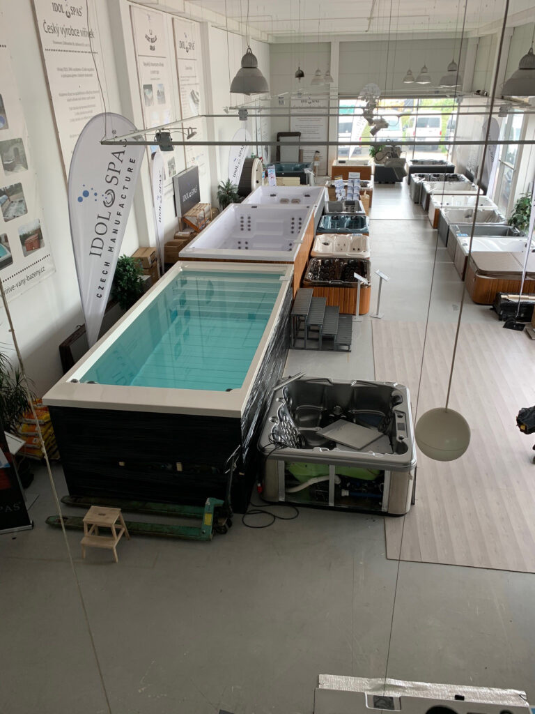 Bazén swim pool idol spa jen skelet jako laminátový bazén