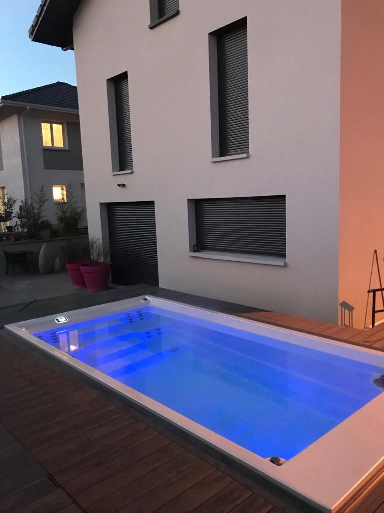 swim spa pool bazen a vířivka nejen na zahradu, zapuštěný nebo nadzemní, s protiproudem, celoroční i s pojízdné terasy.